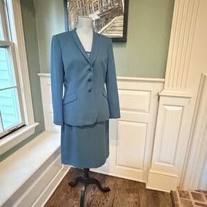 Kasper Teal business suit set teal blazer and teal skirt in Green blue